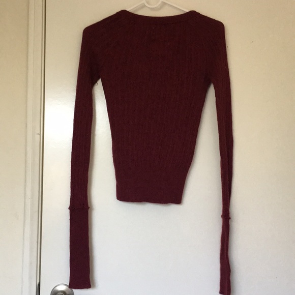 Hollister v-neck sweater - Picture 2 of 5